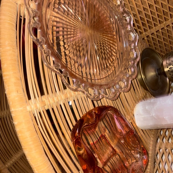 Vintage Pink Glass Ashtray and rolling plate Set - Picture 4 of 4